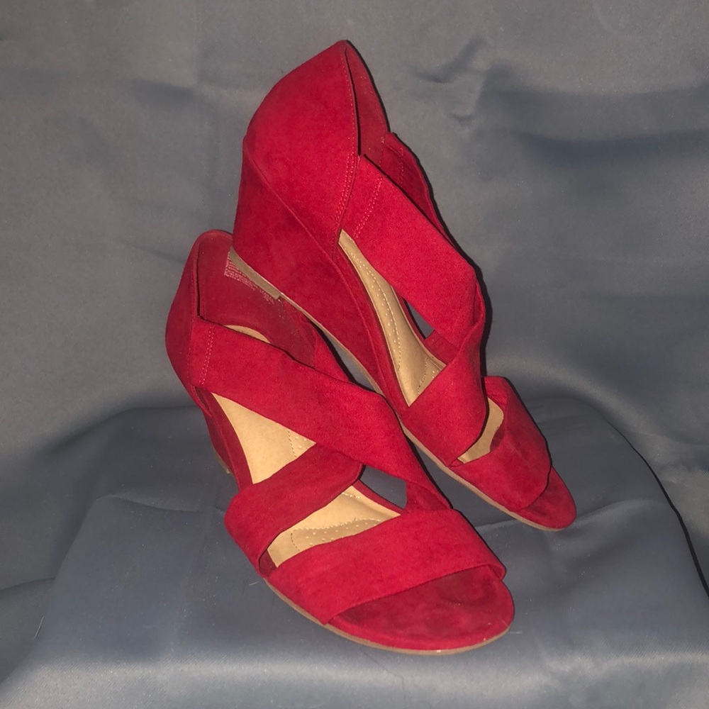 Dex Flex Comfort Red suede wedge heels